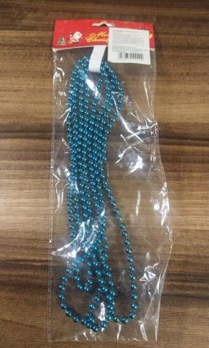 Новорічні прикраси на ялинку