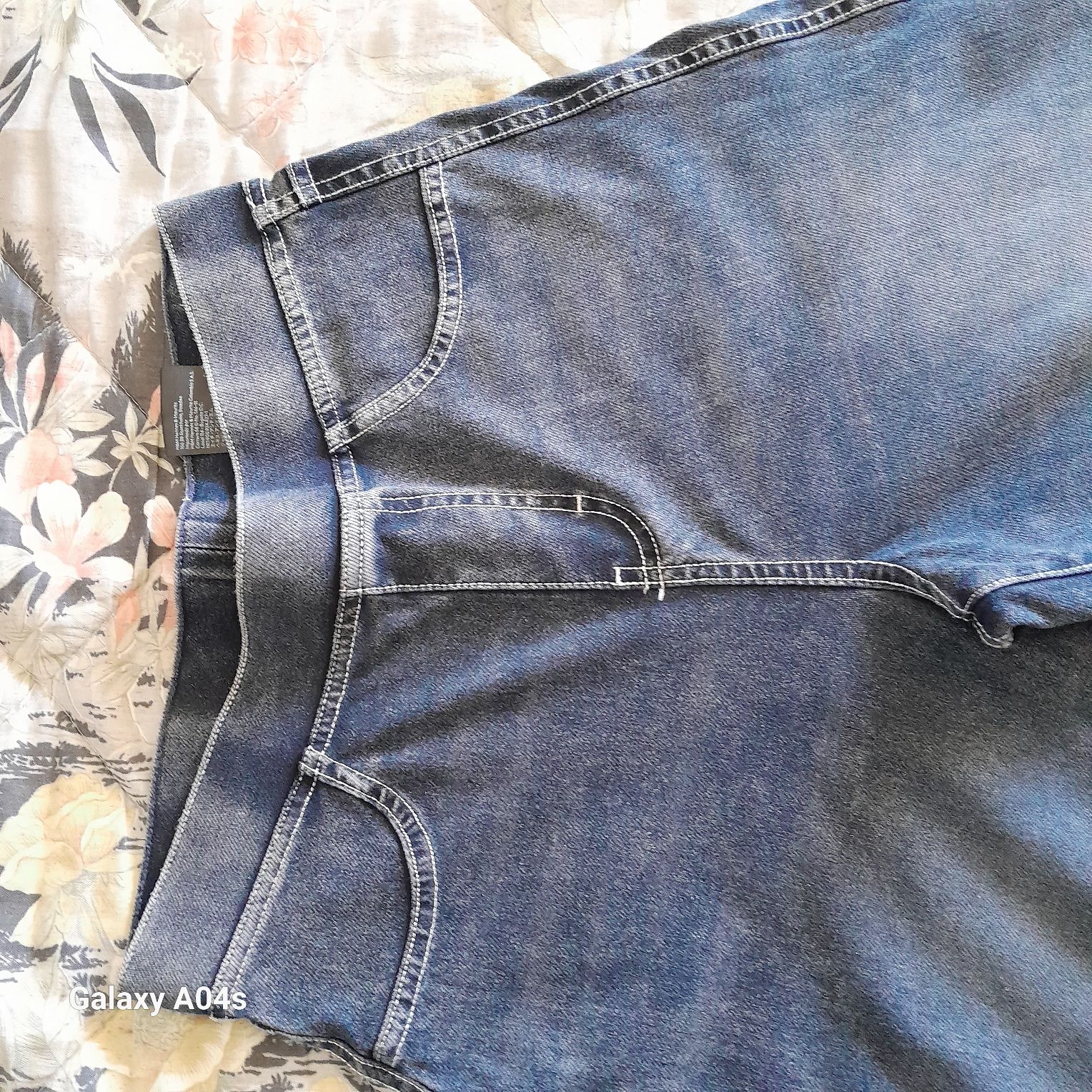 Calças de ganga da marca H & M