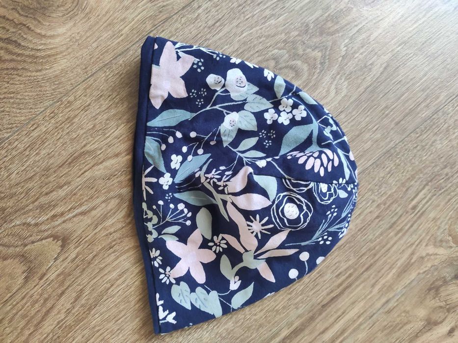 Czapka dla dziewczynki 52