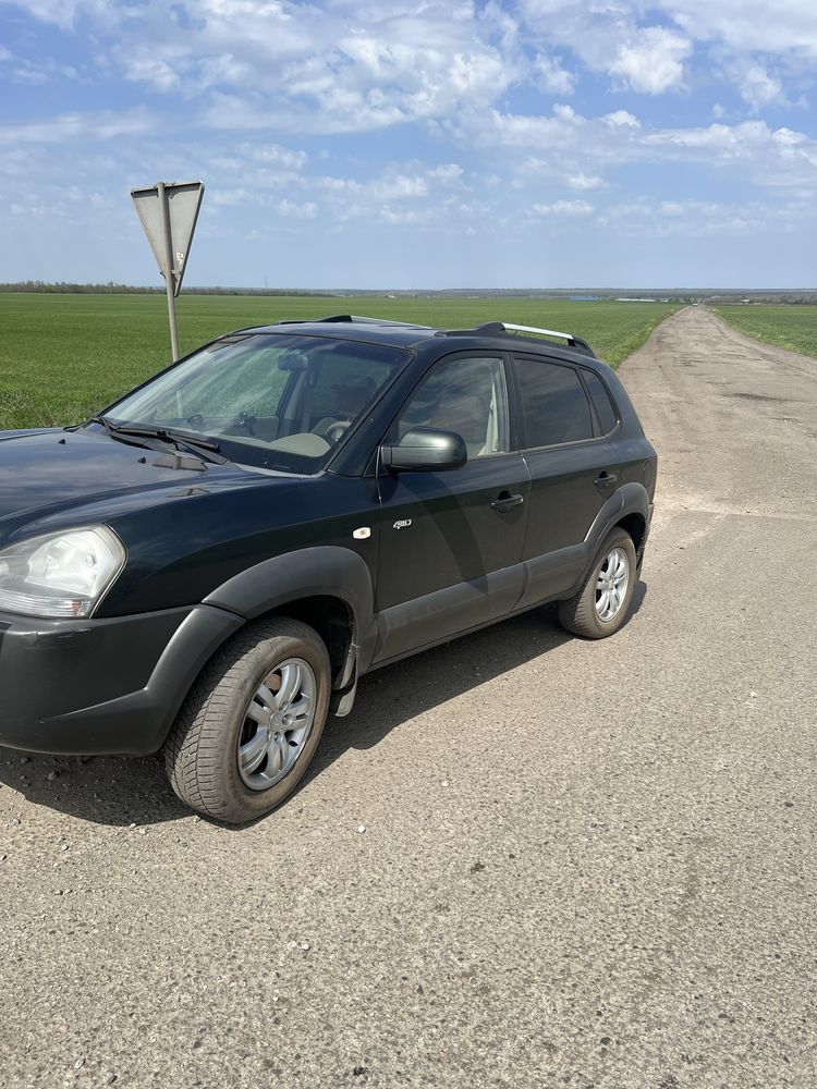продам туксона! В гарному стані