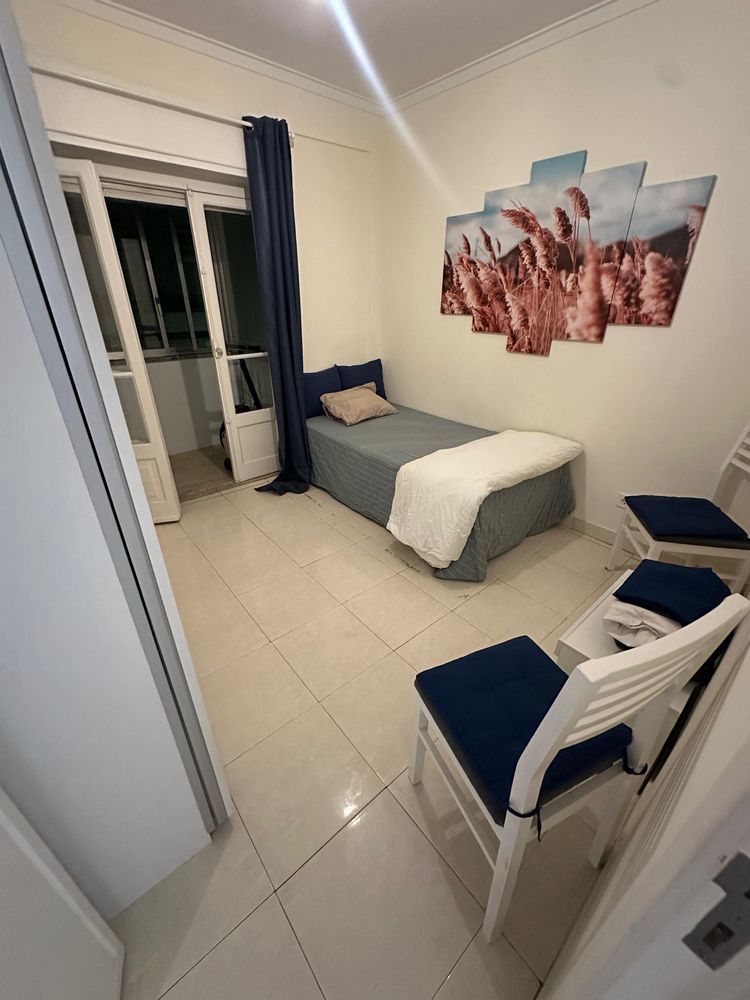 Arrendo quarto para Homem Solteiro.