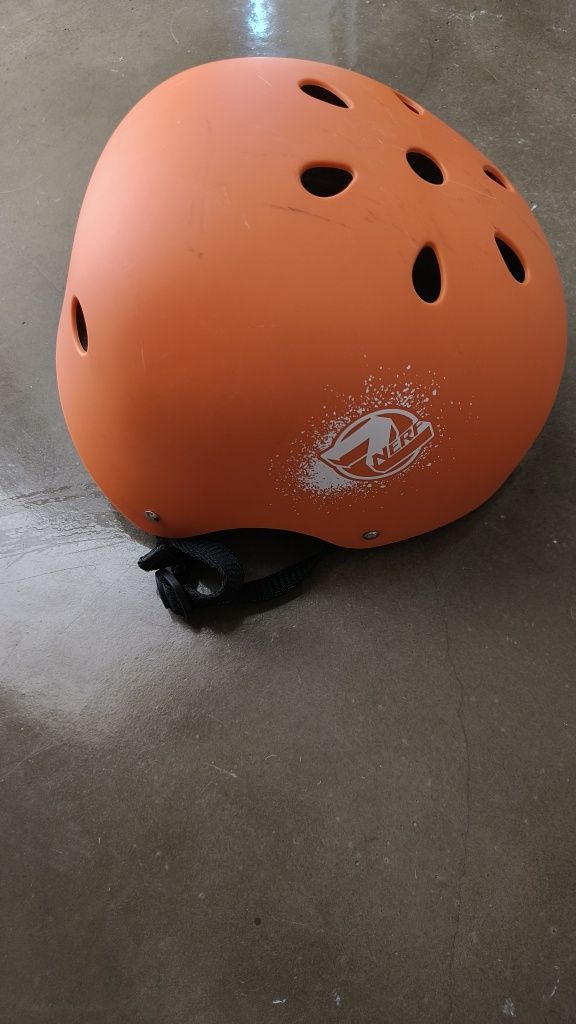 Capacete de skate nerf júnior