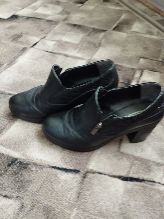 Туфлі б.у кожані розмір39 ціна 500грн.
