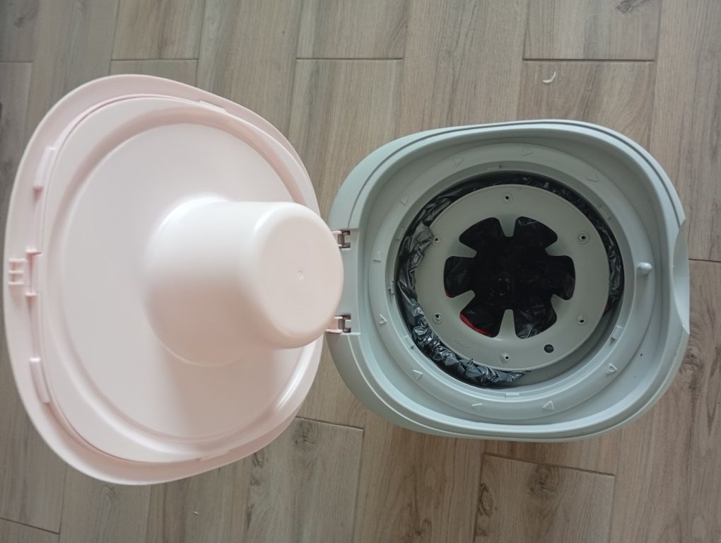 Pojemnik/ śmietnik  na pampersy Tommee Tippee clik