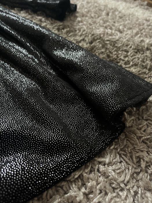 Блискуче,чорне плаття