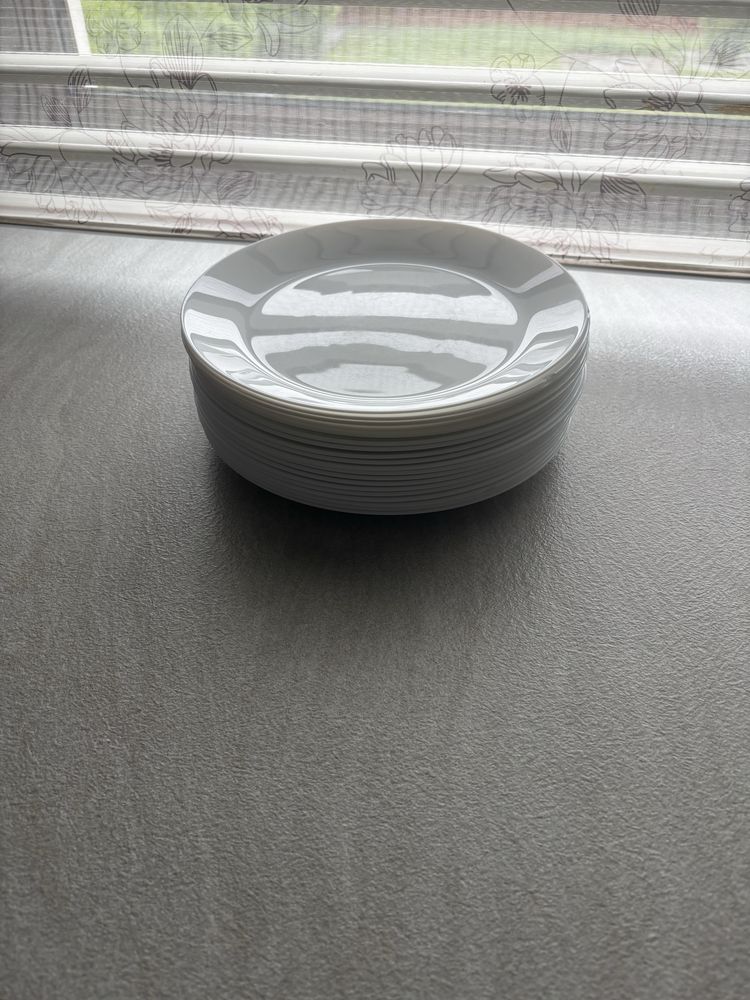 Zestaw 12 talerzy płytkich płytkie talerze obiadowe biała porcelana