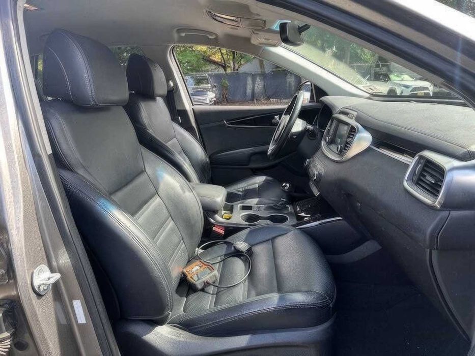 Kia Sorento EX V6      2017