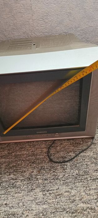 Телевізор  невеликий