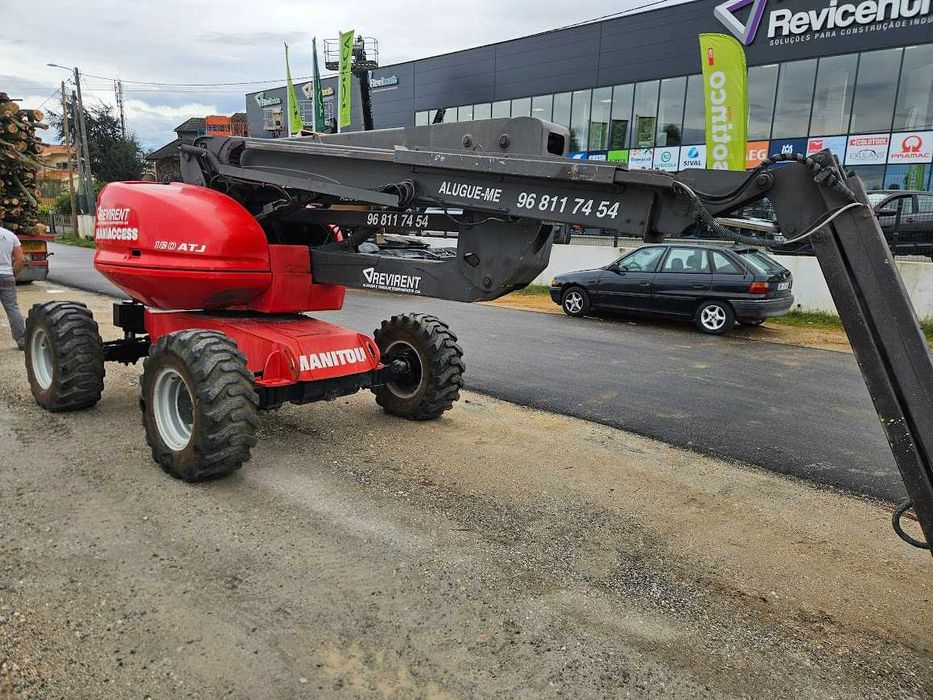 Vende-se plataforma articulada diesel 18m Manitou 180 ATJ