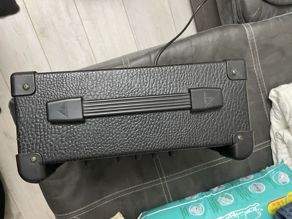 Комбик Басовый 15 вт Behringer