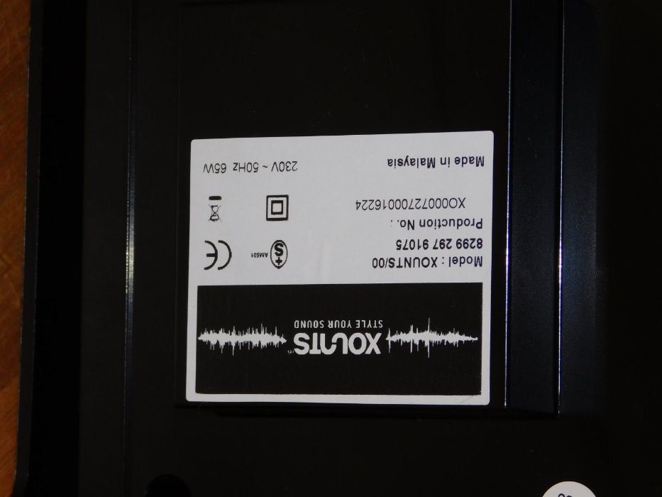 Głośnik XOUNTS z 360-stopniowym dźwiękiem stereo i oświetleniem