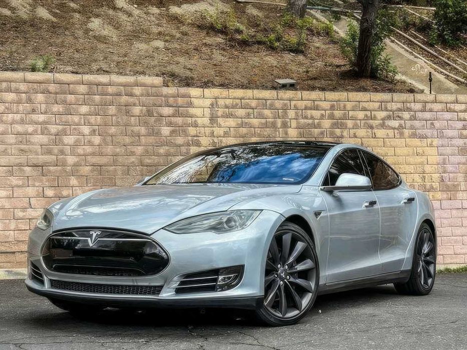 Tesla Model S Performance      2013