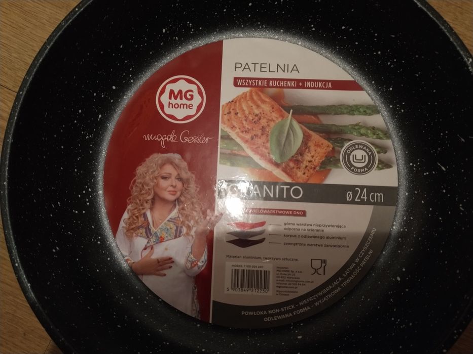 Nowa patelnia średnica 24cm