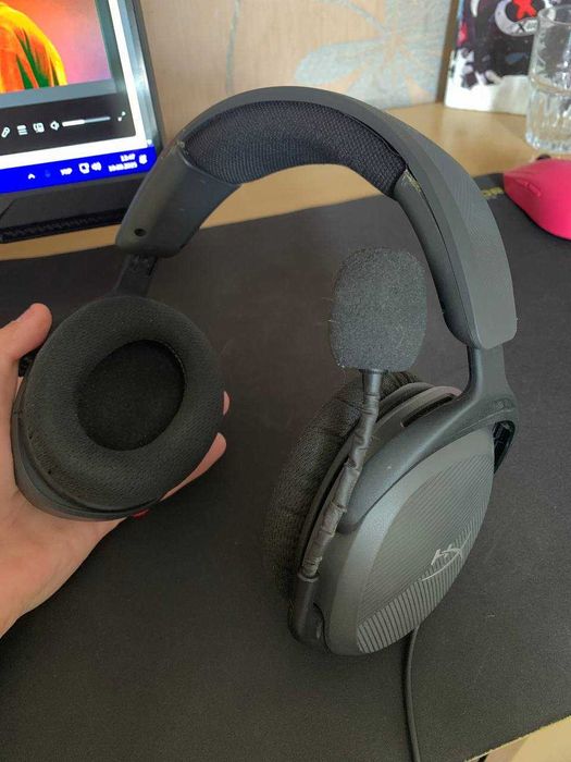 HyperX Cloud Stinger 2 Core — робочі, невеликий косметичний дефект
