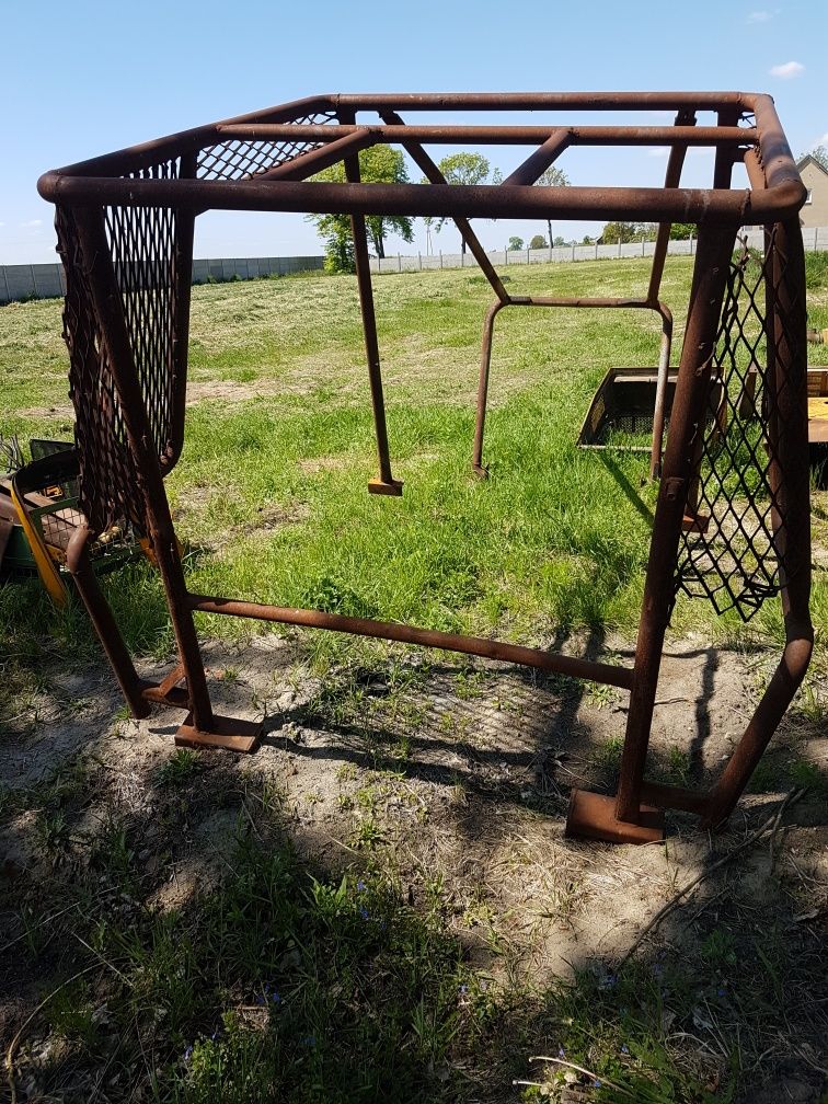 Zabudowa Rama Leśna Valtra Fendt
