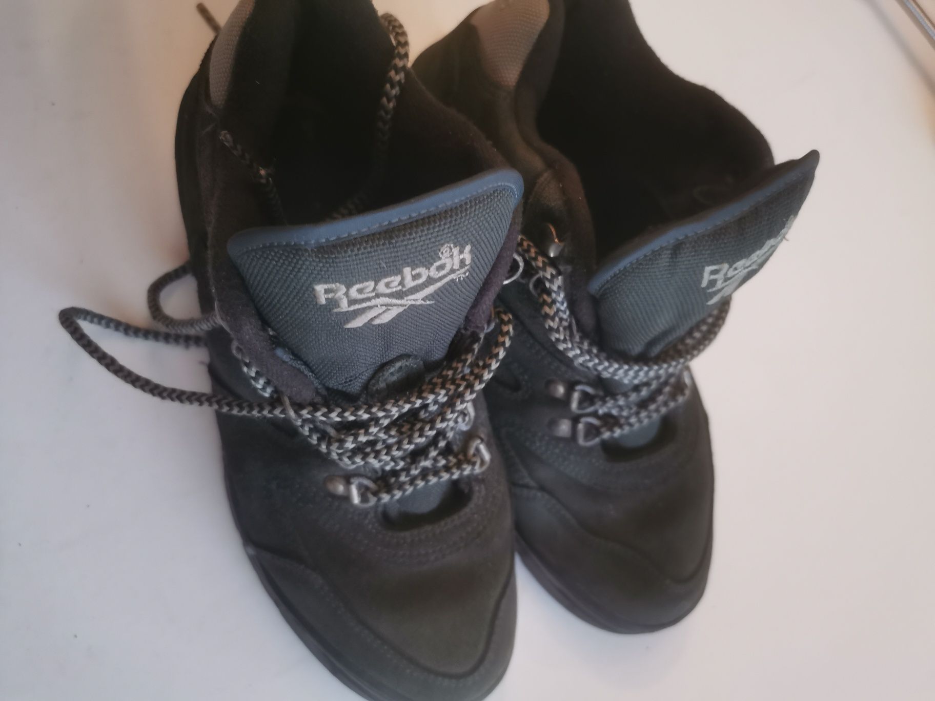 Buty sportowe Unisex / młodzieżowe firmy Reebok  Rozmiar 41