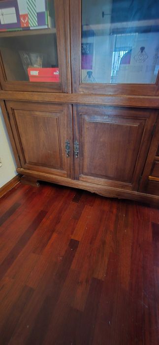 Cristaleira Vintage em madeira maciça