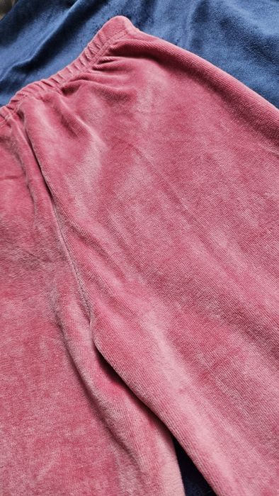 Spodnie welurowe r. 134