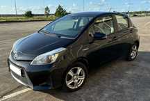 Toyota Yaris Yaris 2014 Hybryda w dobrym stanie technicznym.