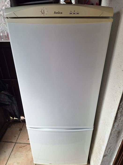 Lodowka   Amika     147  cm