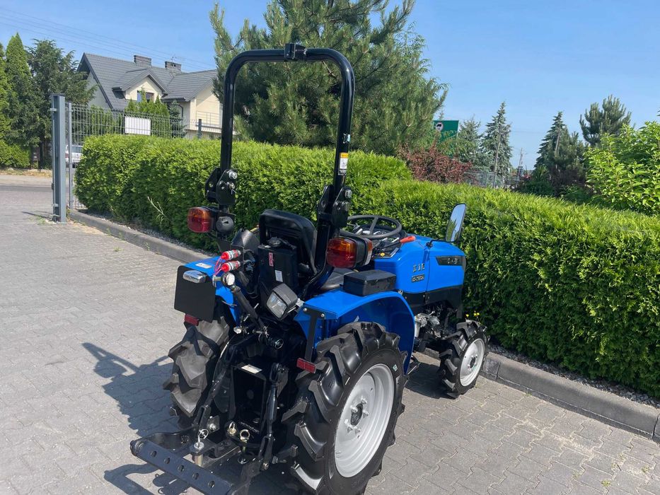 Traktorek SOLIS do ogrodu sadu firmy komunalny kompaktowy 4WD kosiarka