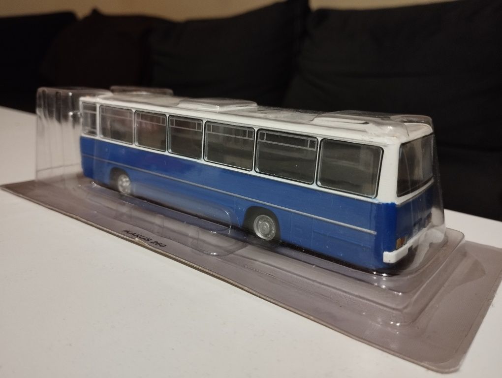 model IKARUS 260
Kolekcja KULTOWE AUTOBUSY PRL
Skala 1:72. Autobus cie