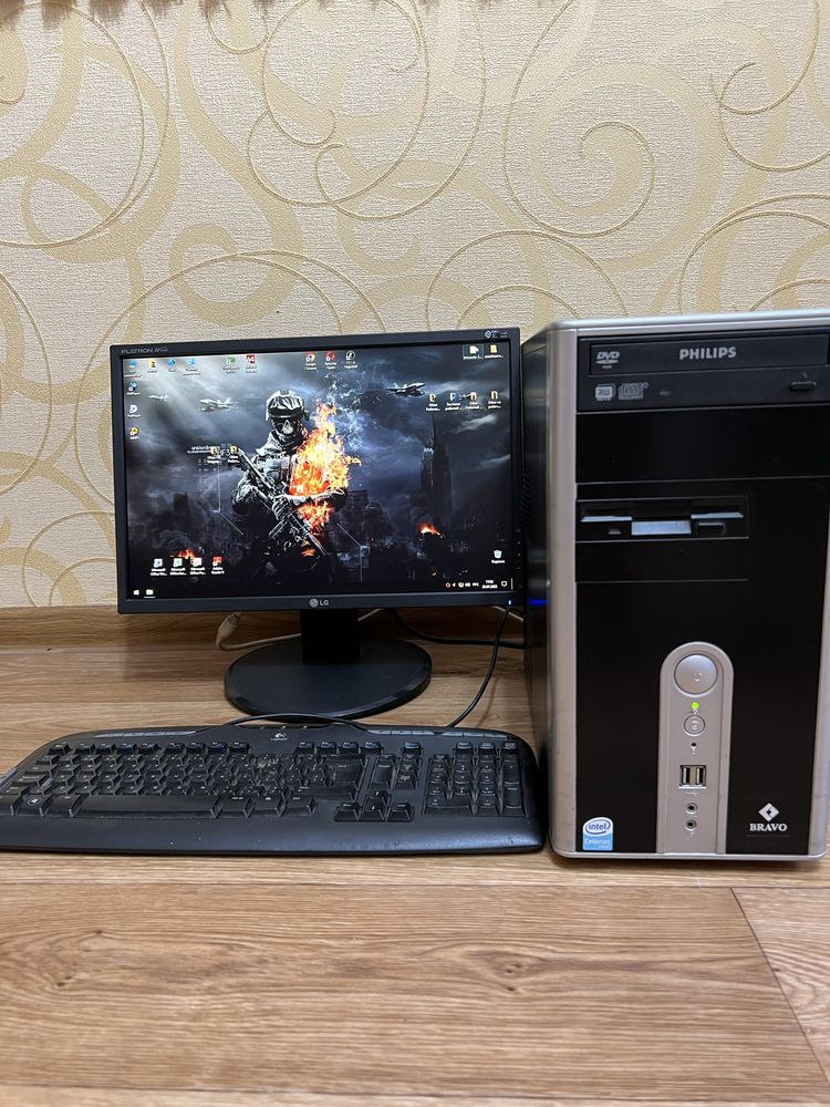 Компьютер Bravo + Монитор LG L194WT + клавиатура и мышка.