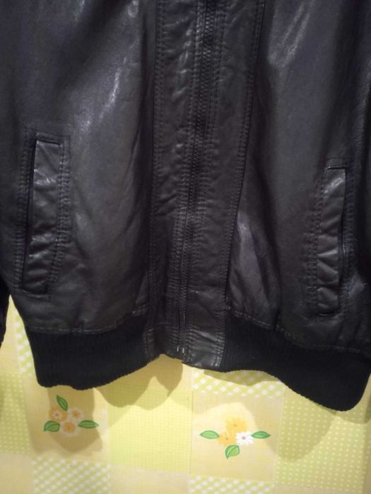 Продам мужскую кожаную куртку Пилот