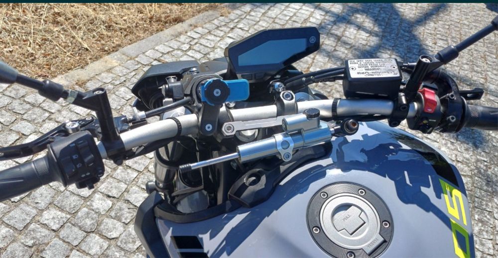 YAMAHA MT09 impecável com Extras e todas as revisões Linha Akrapovic
