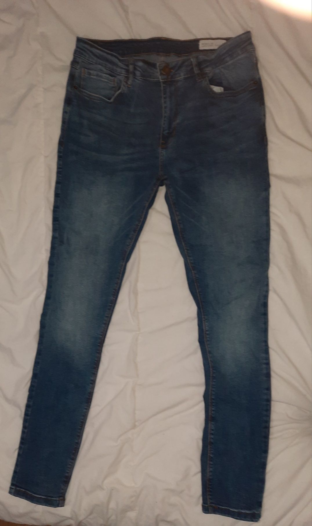 Jeans skinni            .