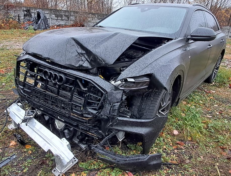 Audi Q8 Sprzedam Audi Q8 uszkodzone