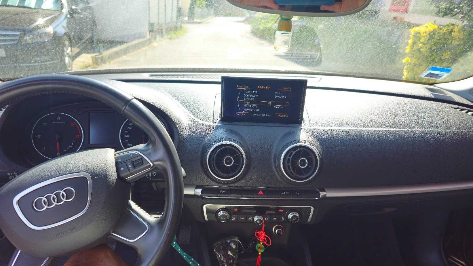 Audi A3 Limusine 1.6 diesel 51.000 klm Ano 05-2014
