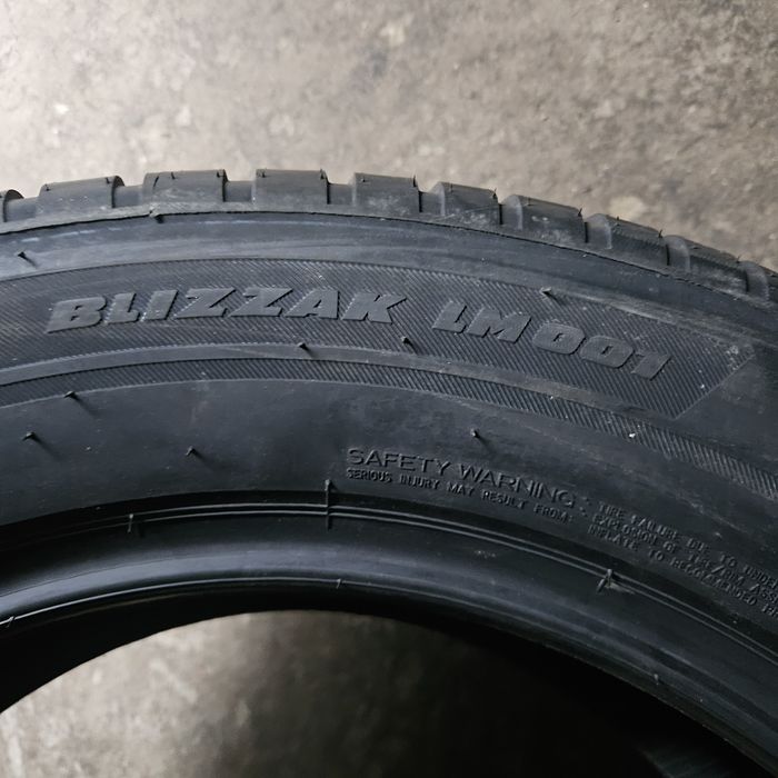 255/55R19 Bridgestone Blizzak LM001