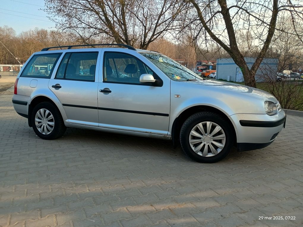 WV Golf 4 Variant 1 6 16V