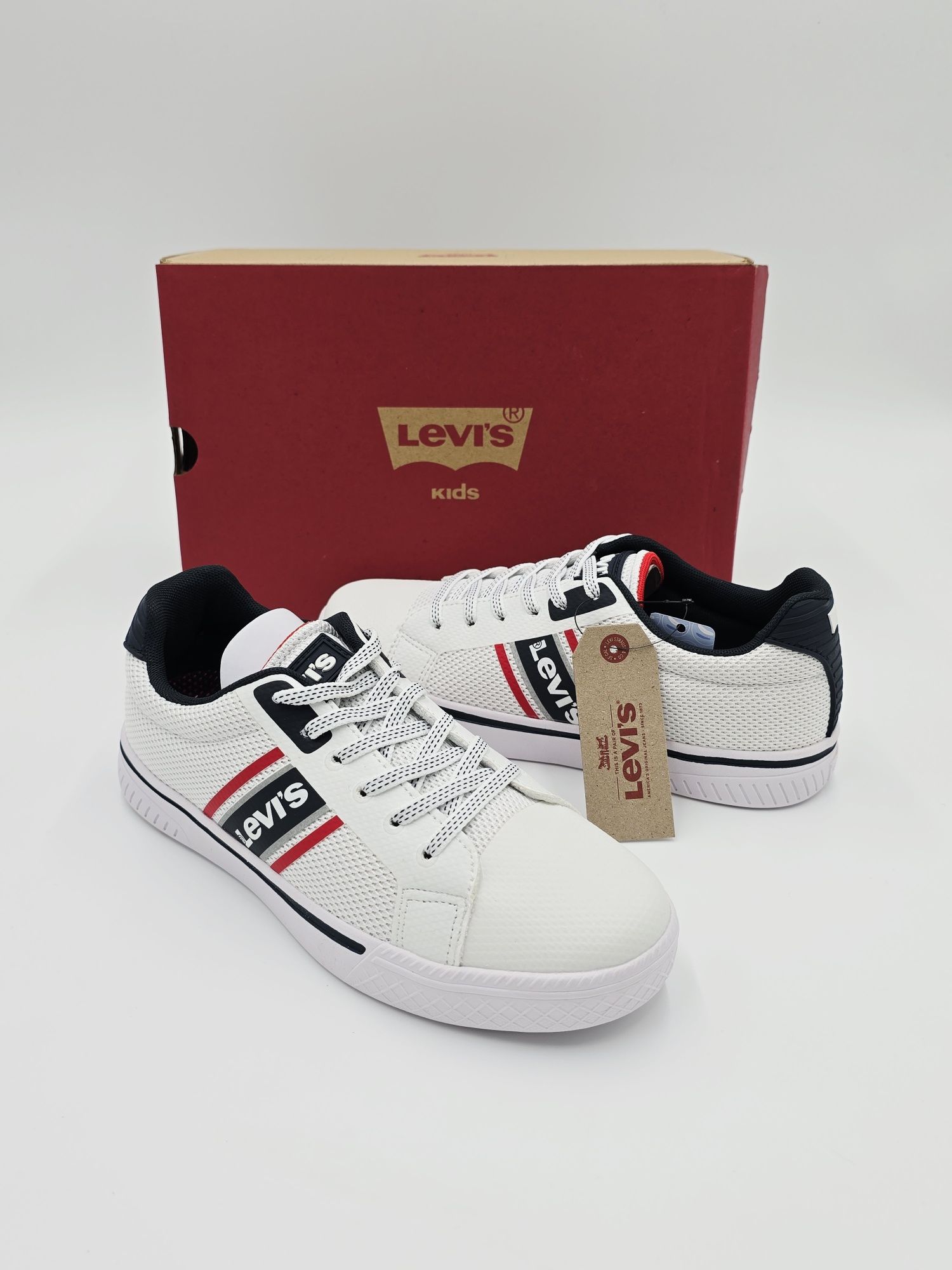 Nowe Levi's Future X r.38