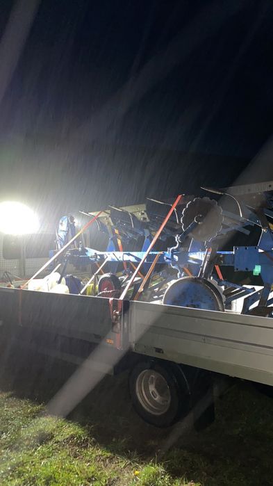 Uslugi transportowe Bus DŁUGA SKRZYNIA ZALADUNKOWA 6m