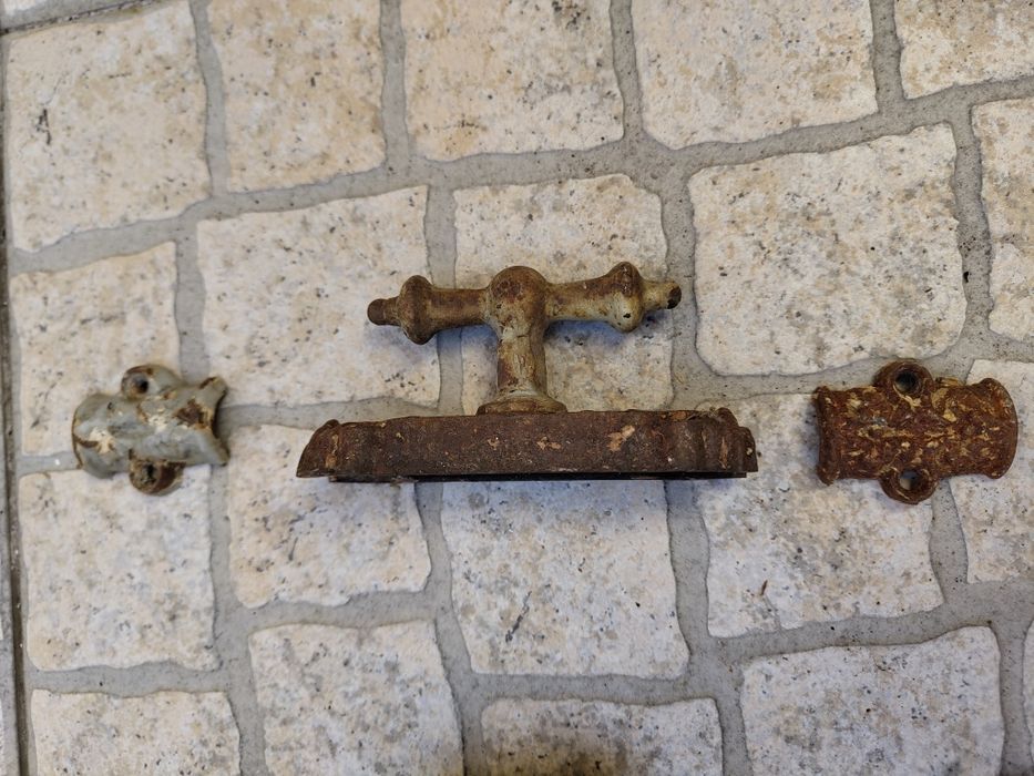 Puxadores antigos de janelas