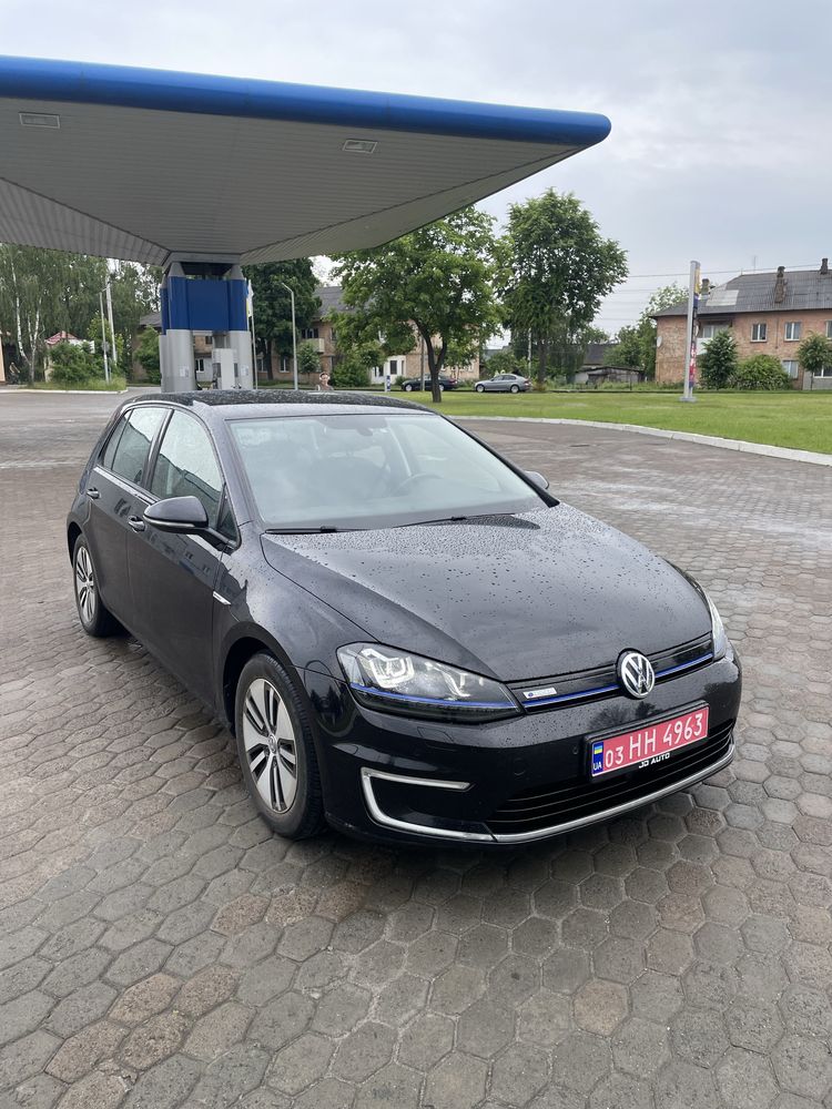 Свіжопригнаний VW E-Golf 2016 рік електро