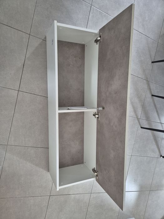 Móvel de sala com 3 módulos e moldura