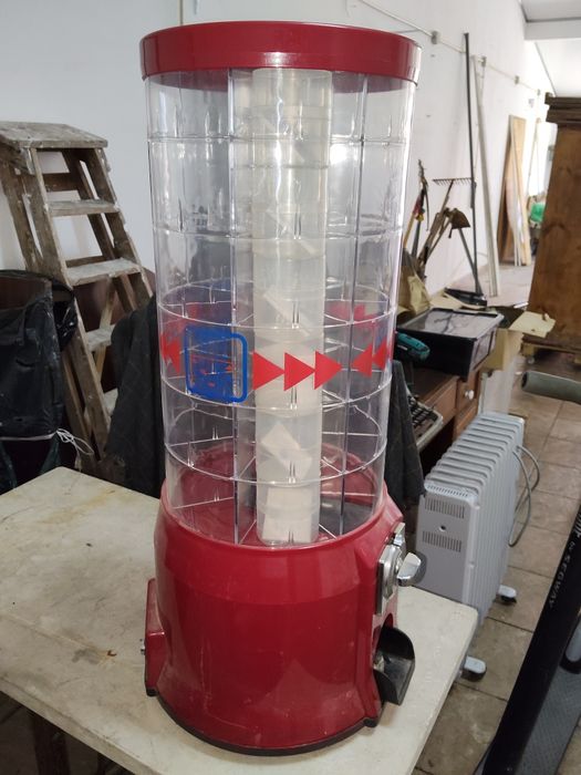 Máquina de Venda Automática de Brindes/Bolas – 1€