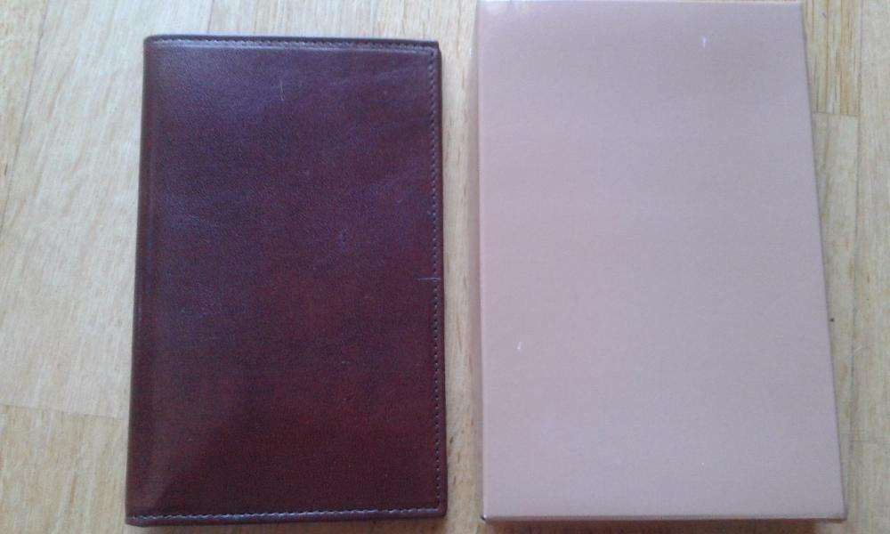 Carteira de pele marca GLIMIAL Nova