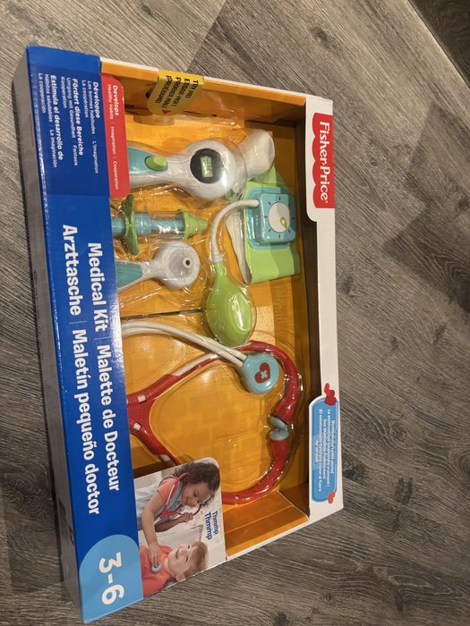 Zestaw malego lekarza od Fisher Price kompletny.