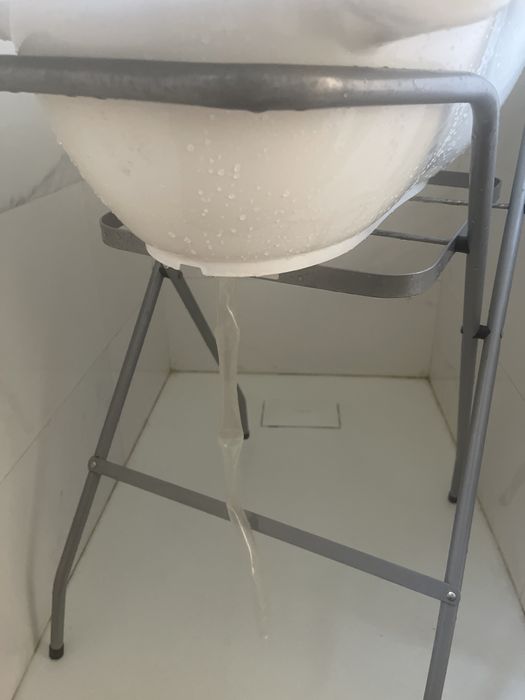 Banheira com suporte dobrável