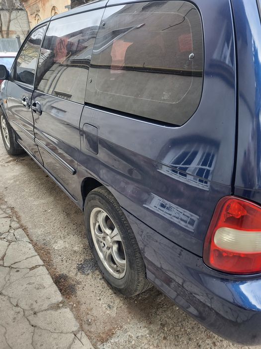 Кіа карнівал 2.9 д 2001 р.