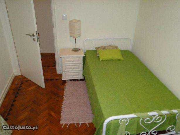 Quarto para estudante feminina