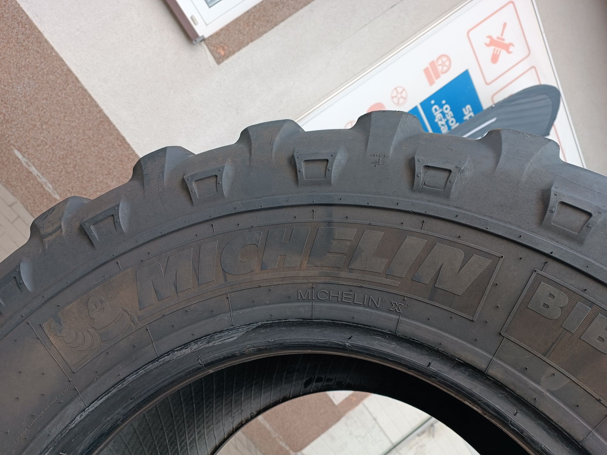 500/70R24 Michelin Bibload Hard Surface  19.5LR24