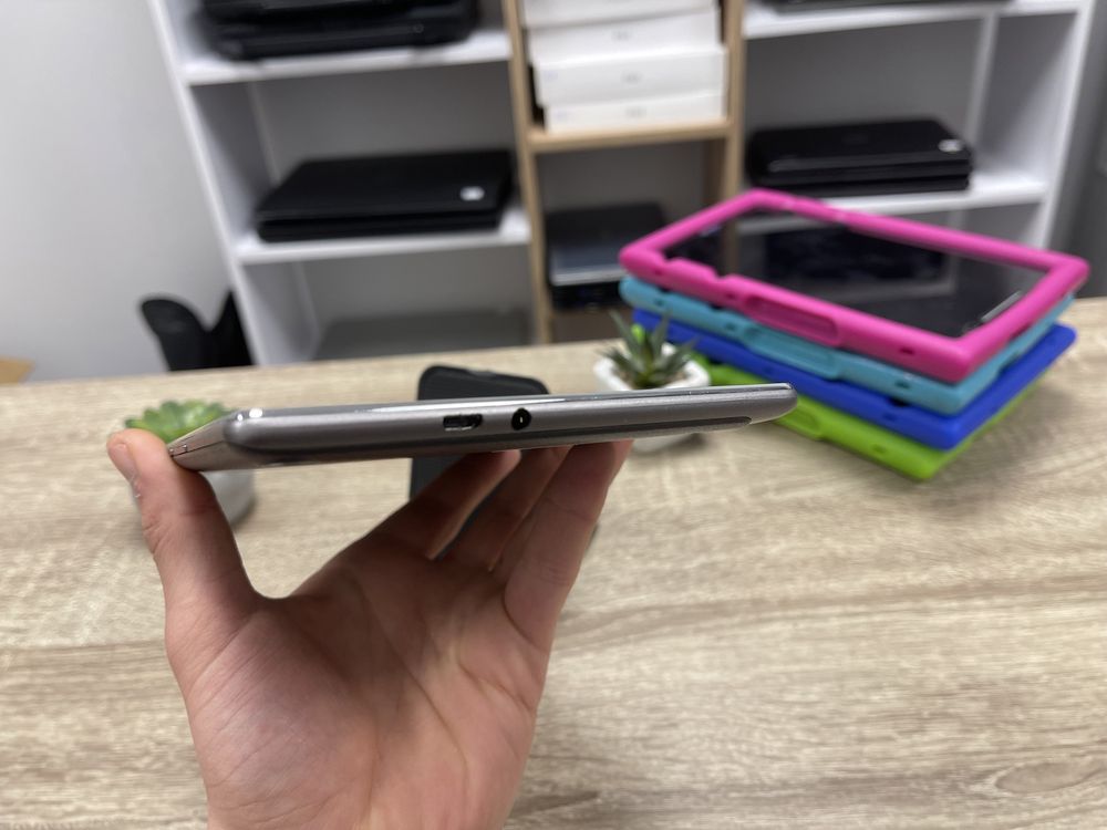 Ігровий планшет Asus Zpad 8.0”  2/16 GB IPS  8 Ядер ! Android