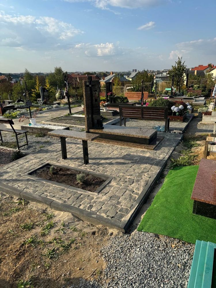 Встановлення памʼятників