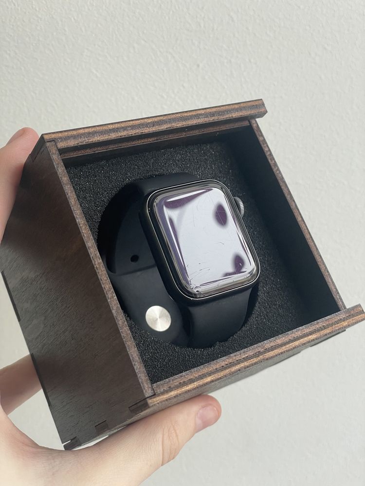 Годинник Apple Watch SE series, 40 mm, Space Gray, Епл Вотч