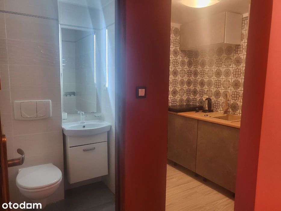 Mieszkanie dla 1 osoby basement w domku blisko WAT